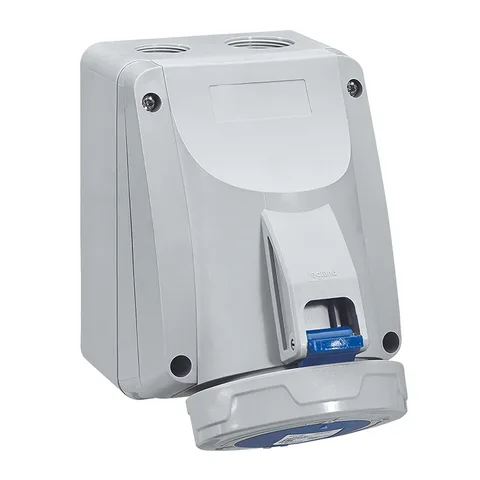 مقبس صناعي ليجراند، 2P+E، 16 أمبير، IP66/67 — 5 553 54