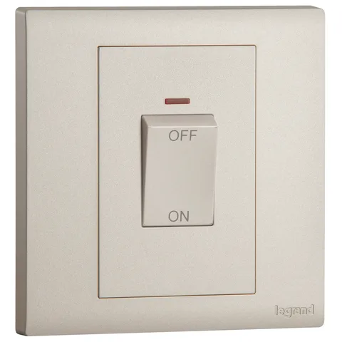 مفتاح كهربائي ليجراند أوبريا، وحدة واحدة، أحادي الاتجاه، 2P، 45 أمبير، شمبانيا — MEC21028CH