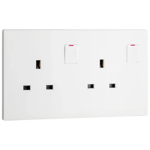 مقبس كهربائي بريطاني ليجراند أوبريا، وحدتان، 2P، 13 أمبير، بمفتاح، أبيض — MEC32040WH