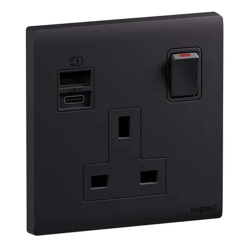 مقبس كهربائي بريطاني ليجراند أوبريا، 2P، 13 أمبير، أسود — MEC33086BL