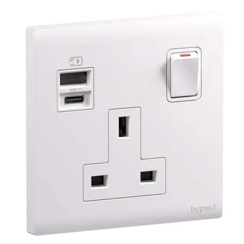 مقبس كهربائي بريطاني ليجراند أوبريا، 2P، 13 أمبير، أبيض — MEC33086WH