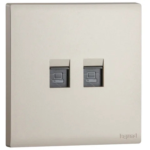 مقبس شبكة RJ45 ليجراند أوبريا، Cat6، شمبانيا — MEC43068CH