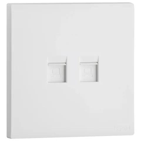 مقبس شبكة RJ45 ليجراند أوبريا، Cat6، أبيض — MEC43068WH