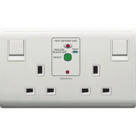 مقبس بمفتاح مع حماية RCD شنايدر Pieno، وحدتان، 2P، 13 أمبير، أبيض — E82T25DRC